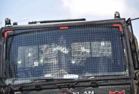 سرینگر میں فوجی کانوائے پر حملہ3فوجی جوان زخمی