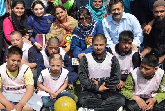 سرینگر میں معذوربچوں کافُٹ بال ٹورنامنٹ