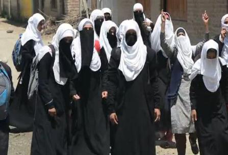 طلباءکی احتجاجی لہر،پولس کا قہرجاری،ہندوارہ میں تصادم