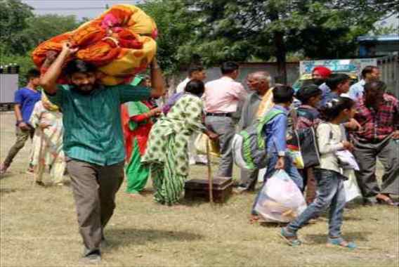 راجوری سیکٹر میں گھمسان جاری،ہزاروں کی نقل مکانی