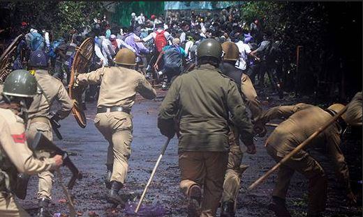 وادی کشمیر میں ماہ بھر سے جاری طلباء کی احتجاجی تحریک