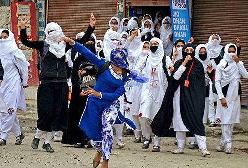 وادی کشمیر میں ماہ بھر سے جاری طلباء کی احتجاجی تحریک