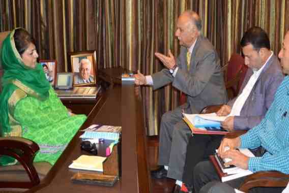 محبوبہ نےدرگاہ ترقیاتی منصوبے کا جائزہ لیا