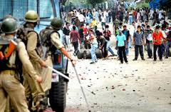 پلوامہ میں پھر طلباءکا احتجاج،پولس کے ساتھ جھڑپیں