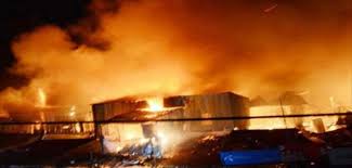 شالیمار باغ کا نزدیکی بازار آگ کی واردات میں تباہ