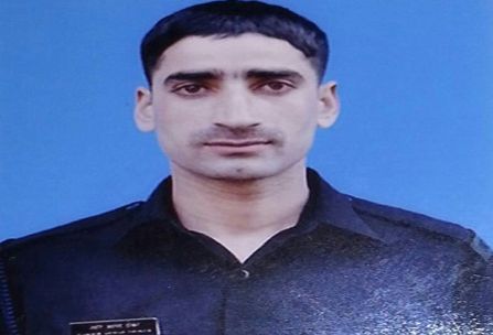 بھارتی فوج کا کشمیری جوان اسلحہ سمیت فرار