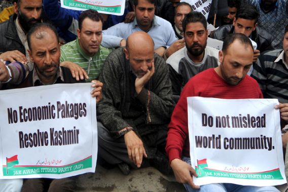 مودی کے بیان کا خیرمقدم کرنیوالے بھارت کو بھاگنے کا موقعہ دے رہے ہیں:انجینئر رشید