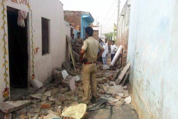 لولاب میں مسجد کی دیوار گرنے سے ایک کی موت4زخمی