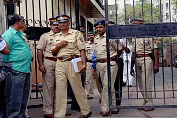 ڈسٹرکٹ جیل بارہمولہ پر پولس کا چھاپہ،قیدیوں سے 20فون بر آمد