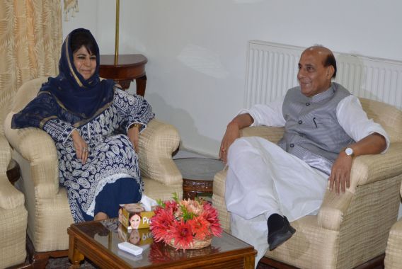 راجناتھ سے ملاقات میں محبوبہ نے ایجنڈا آف ایلائنس کی کتاب کھولی