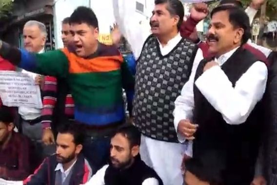 کشمیری نوجوانوں کی برات ،جموں والوں کو مرچی لگی!