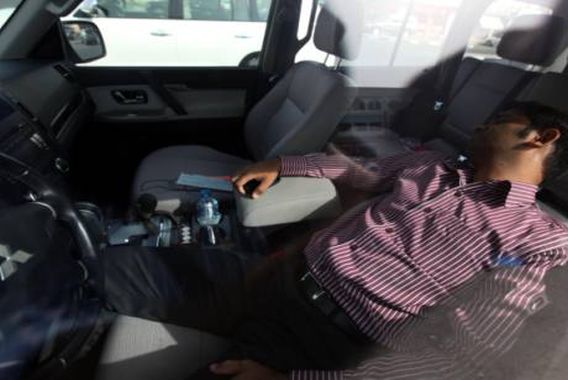 بند گاڑی میں ہیٹر چالو کرنے سے ایک نوجوان کی موت،ایک کی حالت نازک