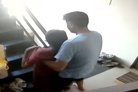 پروفیسر نے بیمار ماں کو چھت سے گرا کر قتل کردیا!