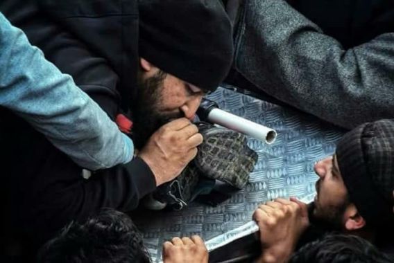 عیسیٰ کے جلوسِ جنازہ میں جذباتی مناظر!