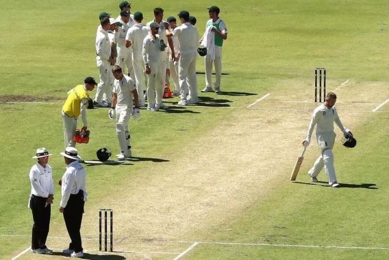 کرکٹ کی دُنیا میں وِِکٹ فکسنگ کے اسکینڈل سے سنسنی