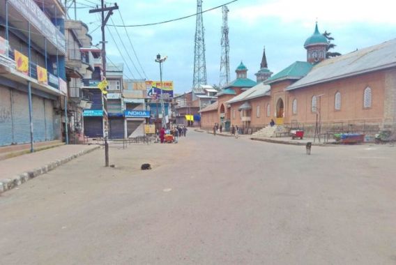 وادی میں تین دن بعد حالات معمول پر آنے لگے،بند کردہ سروسز بحال