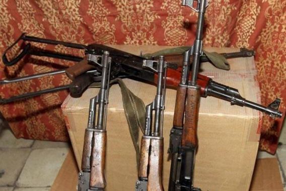 پلوامہ میں پولس پر حملہ،اسلحہ چھیننے کی کوشش