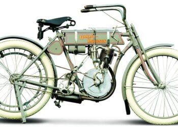 115سال پُرانی موٹر سائیکل پونے آٹھ کروڑ میں بِک گئی