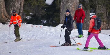 راہُل گاندھی کی چھُٹی،گُلمرگ میں مزے