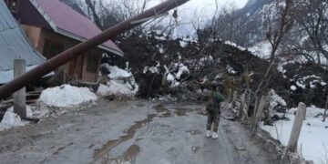 سونہ مرگ اور رام بن میں درجنوں مکانات تباہ